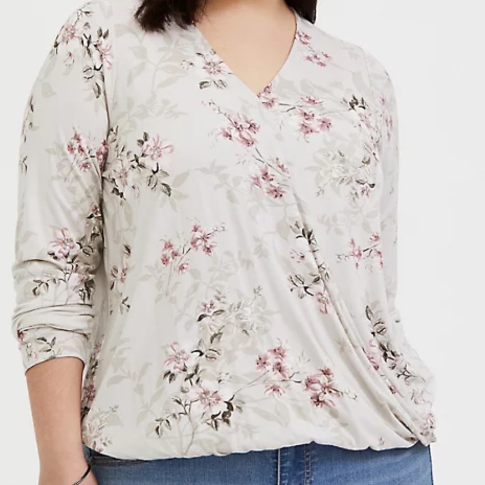 SUPER SOFT IVORY FLORAL MIDI SURPLICE TOP